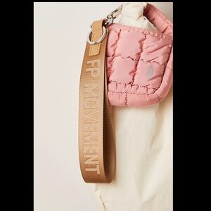 NWT FP MOVEMENT BY FREE PEOPLE THERE IT IS KEYRING